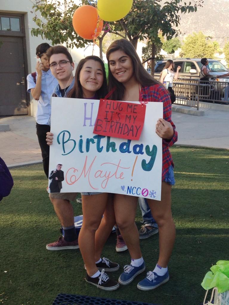 californicole_'s tweet photo. HBD MAYTE!! you're like a sister to me and i love you a ton ๐ hope you liked your sign!! #DAYTE #NCC ๐ซโ๏ธ @mayte126551 http://t.co/iikgwGkVBU