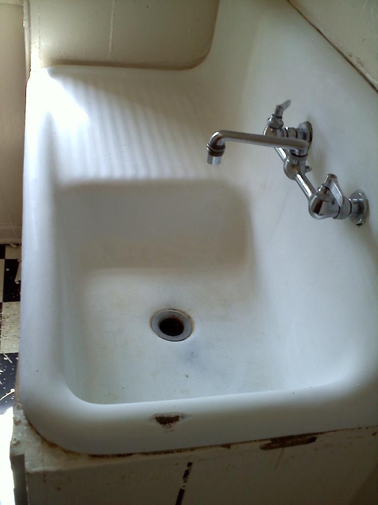 Cast iron sink before refinishing