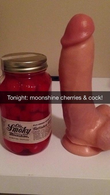 Single tip of 200 tkns=moonshine cherry! See ya in about 2 hours! #ThirstyThursday lets get stacy #drunk<a href="/tag/drunk"class="tags"><span>#drunk</span></a><a href="/tag/thirstythursday"class="tags"><span>#thirstythursday</span></a>