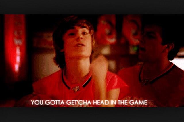 myserverstruggs's tweet image. Me when I&apos;m fucking up every table at work.