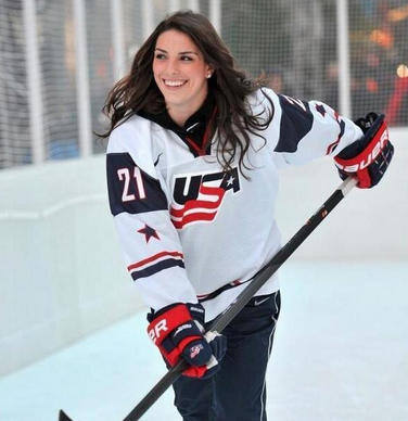CauseWereGuys's tweet photo. Girls who play sports > http://t.co/bIGeGRL5gg