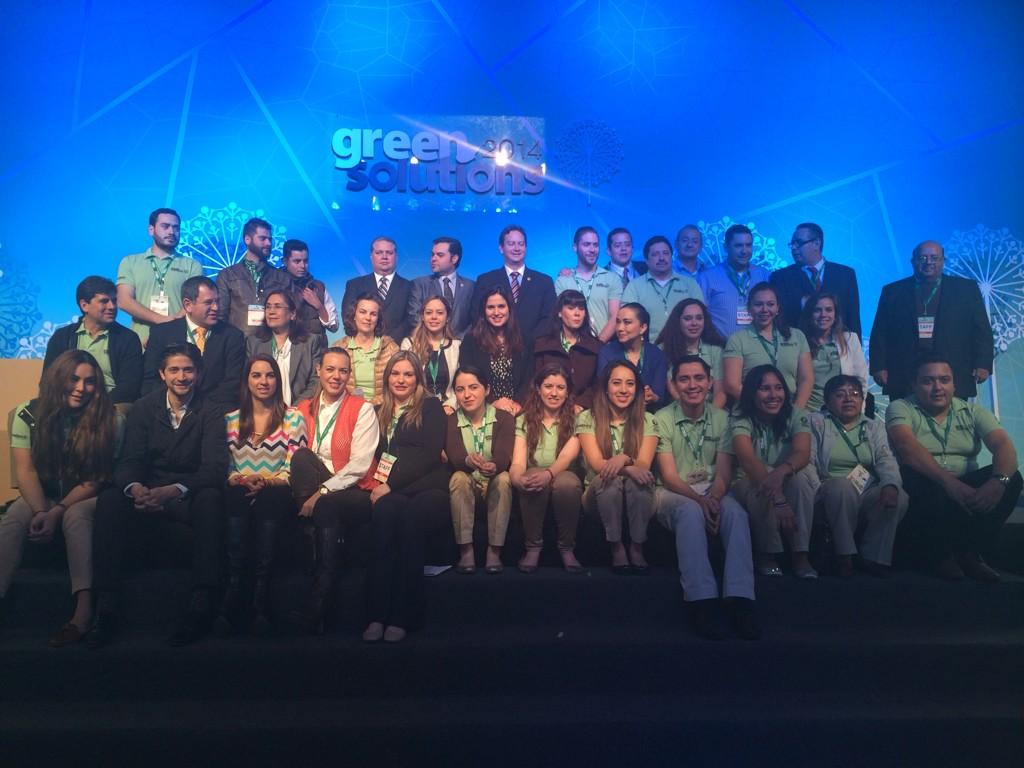 sofia_selg's tweet photo. Equipo @greensolutionmx #2014 @GobAgs "Inversiones verdes para mover a México" @ProMexicoTw @PresidenciaMX http://t.co/cc7FzLVmNi