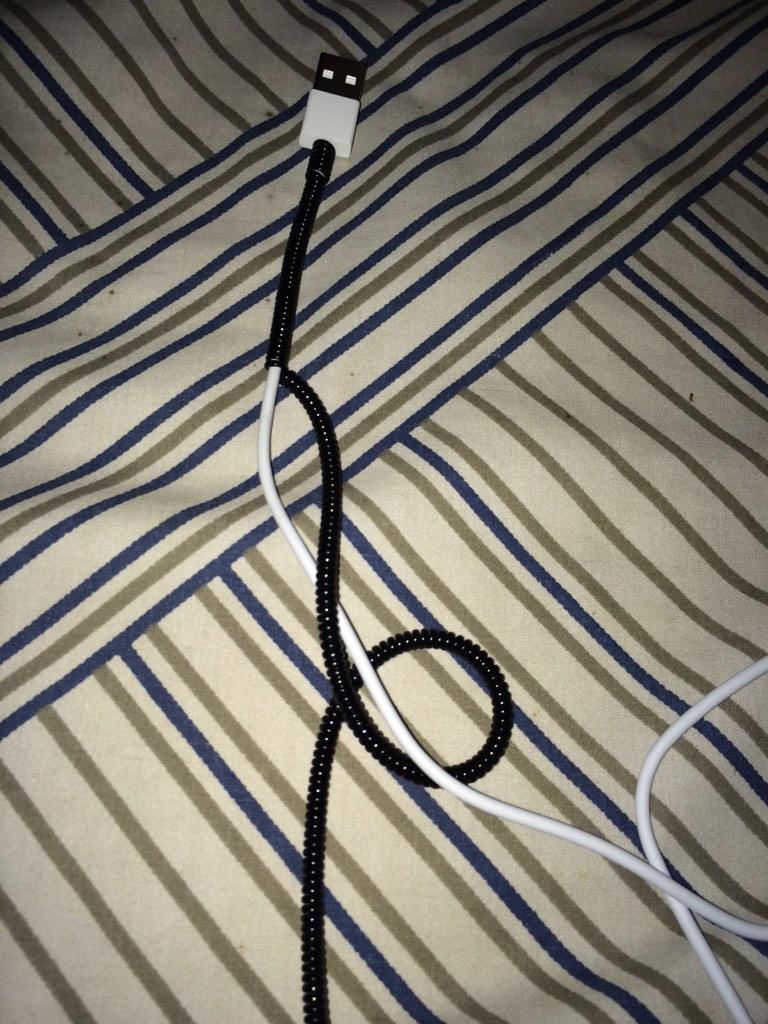 lionkatze's tweet image. Not even half way there yet and Im getting tired of putting this on already #cordprotector #lazyass