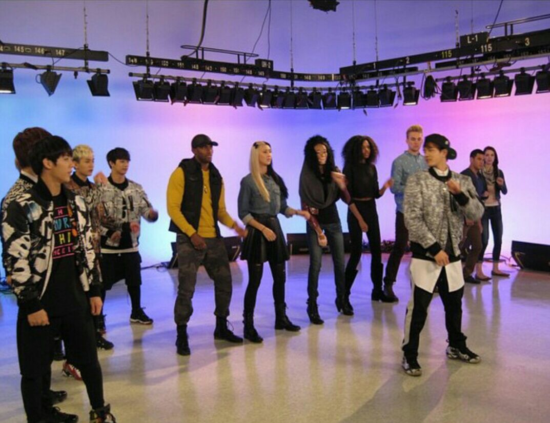 B1ztB-8IcAIs25k.jpg:large