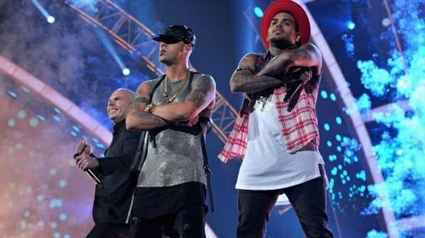 _kingcbrown's tweet photo. Chris Brown Performing Last Night At The 2014 Latin Grammy Awards http://t.co/VXmNGdNmbl