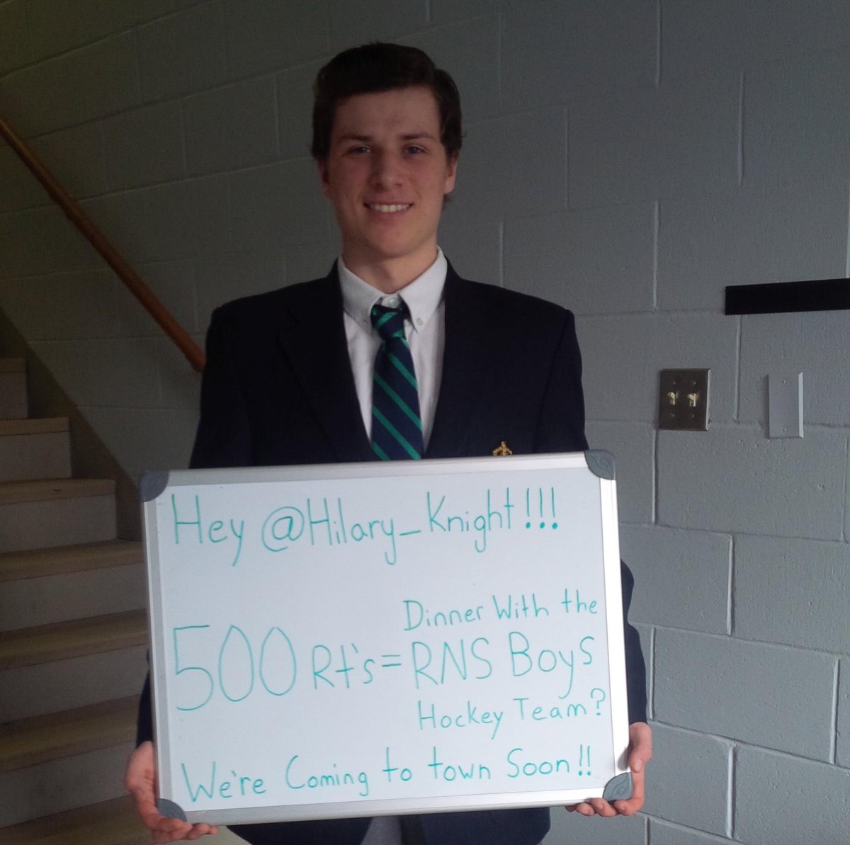 aluwishes1's tweet photo. So @Hilary_Knight what do you say!? http://t.co/eKSHGL5ETh