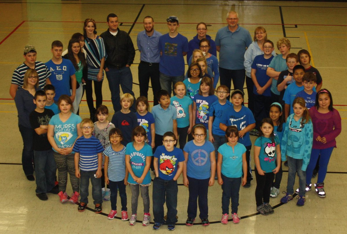 HGFA wears blue to promote peace and to take a stand against bullying and violence! #AntiBullyingWeek #peace <a href="/NLESDCA/">NLESD</a>