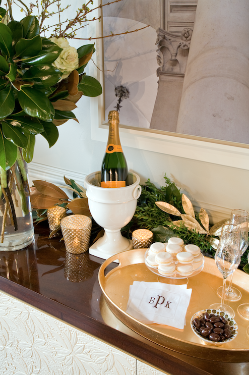 KelleyProxmire's tweet photo. Metallic finishes are great alternatives for holiday décor. http://t.co/RD1XHwk2vt