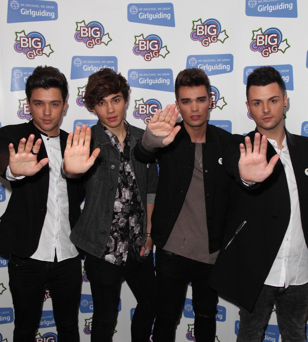 girltalkmags's tweet photo. Union J support #handsup to bullying “If you’re being bullied, talk to someone. Don’t go through it alone.” http://t.co/qtIT6DDSPM