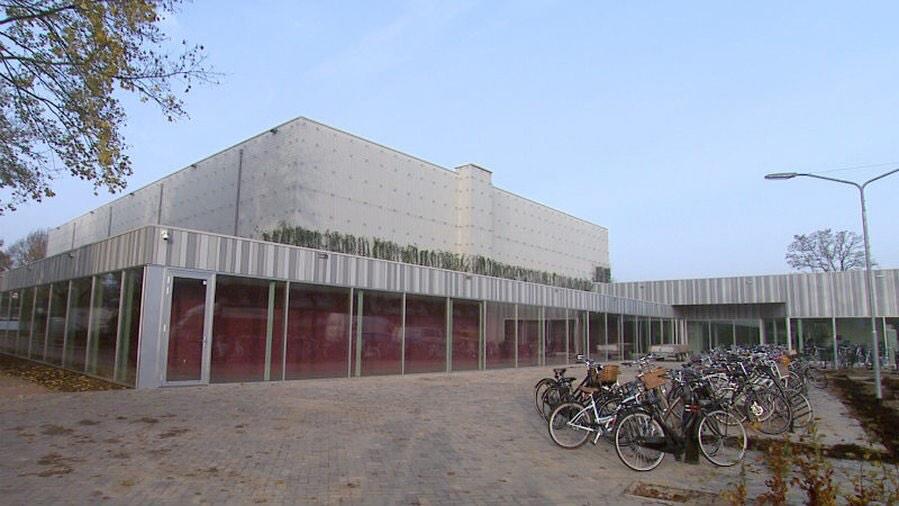 Voor indrukwekkend project Sporthal Egerbos <a href="/gemeentevenlo/">Gemeente Venlo</a> beslag mogen leveren met <a href="/VanEnckevortBV/">Van Enckevort</a> #cradletocradle