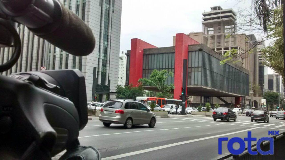 rota_mix's tweet photo. Quer mais infos da Av. Paulista? Corre lá par ao nosso http://t.co/Dxkiv7vaba  fique por dentro de todos os roles! http://t.co/0TiP0Nx684