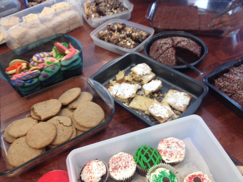 Alexanderhousse's tweet photo. So many sweets!!!! Only a dollar each!! http://t.co/rGH7lwGoc1