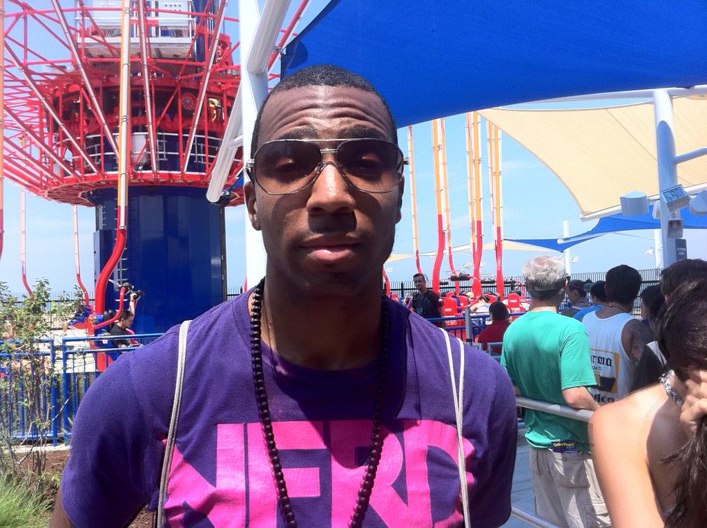 InLuvWitRunning's tweet photo. Flashback Friday's #cedarpoint http://t.co/FnfEc92iCd