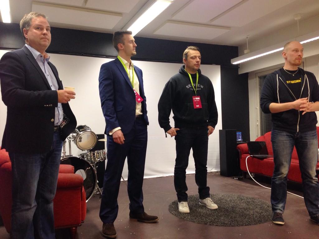 JonnaMuurinen's tweet photo. SocializingFriday at @Njetworking #Oulu #business #startupoulu #njetworkinn http://t.co/RC4340cqx0