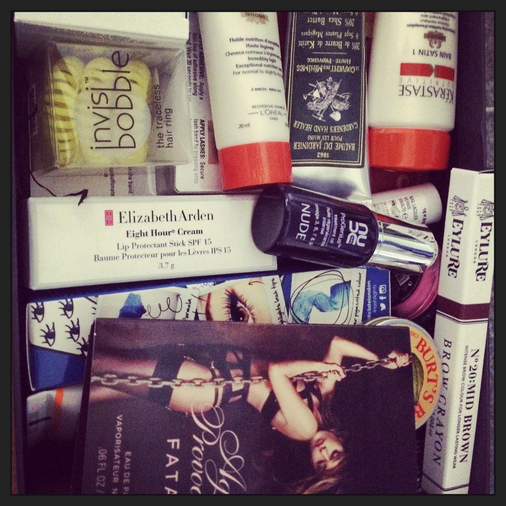 Taleof2Pretties's tweet photo. Oh my goodness. BEST. DAY. EVER. Its here!!! #bbbdreambox2 @LatestInBeauty @britbeautyblog #love http://t.co/8SUj5aQQIK