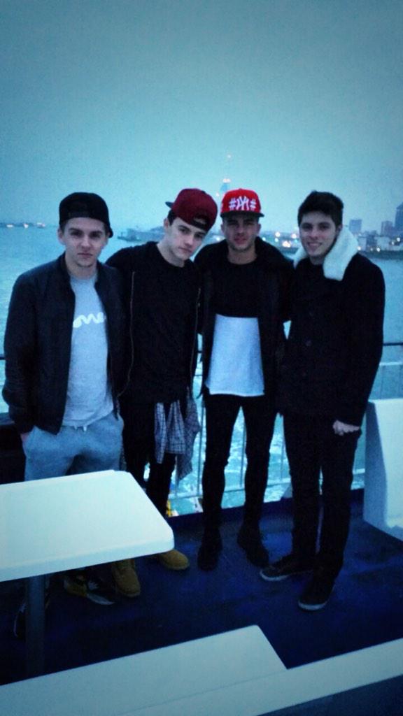 RemedyMusic's tweet photo. Freezing cold on the  6AM @wightlinkferry on our way over to the Isle of Wight. We've been loving today! ❄️ http://t.co/XEXb05cMC4
