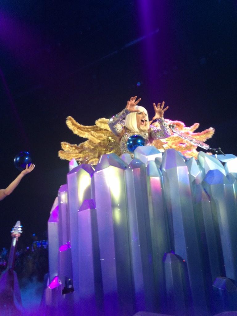 jscoot12's tweet photo. I think this was my best photo from last night #artRAVESheffield #ARTPOPZone http://t.co/Bf3eZsqEJv