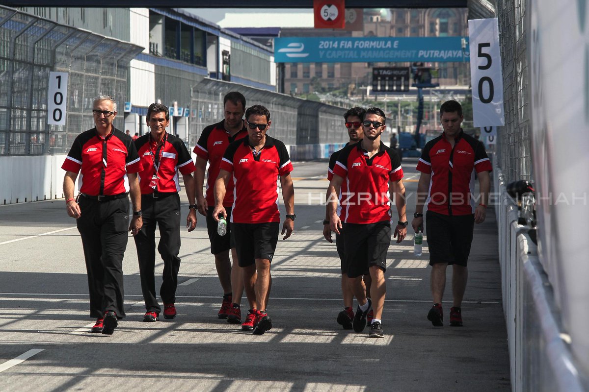 hazrin's tweet image. @abt_formula_e  @Daniel_Abt  @LucasdiGrassi Why So Serious 
#RinggitRing #PutrajayaEprix #FormulaE #FormulaePutrajaya