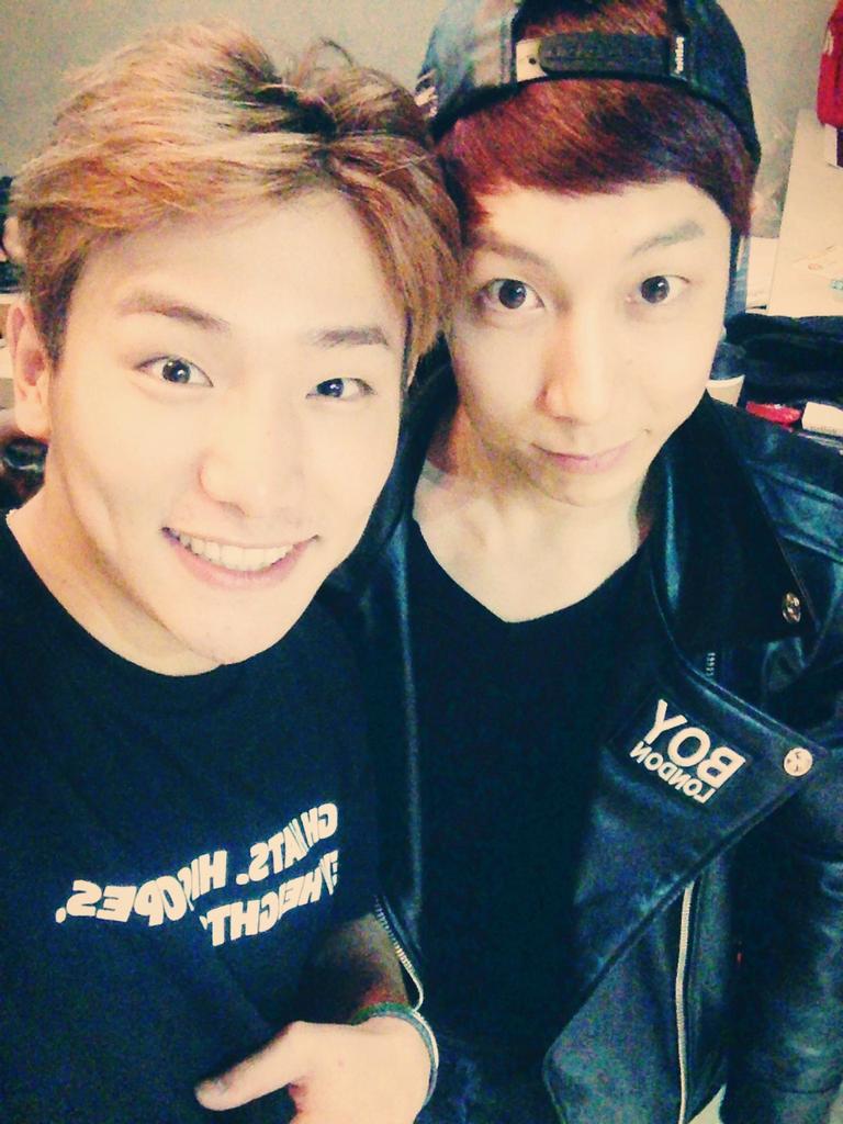 BboySnake's tweet photo. 연습하다가~뿅~^^v
#하휘동 #박인수 #bboysnake #bboykill
#hahuidong http://t.co/KqgrzSKFaD