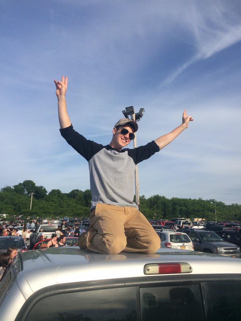 Happy birthday to the drunk on a plane legend that happens to share a birthday with dierks bentley himself! 