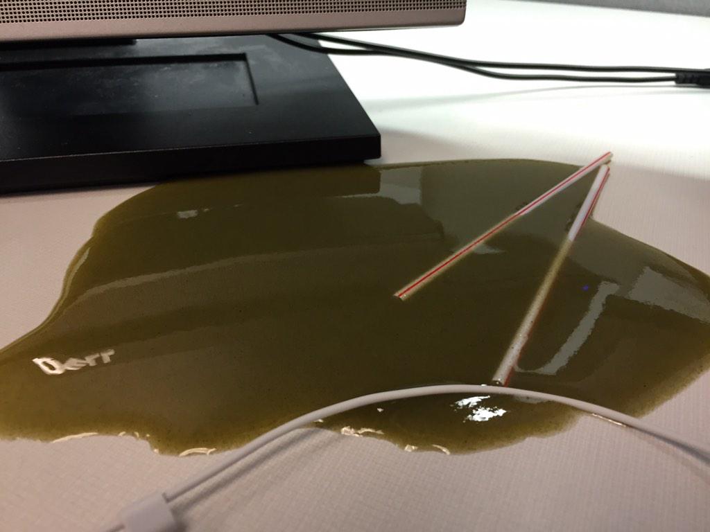 SurviveThe9to5's tweet image. Happy Friday! #CubicleLife #lovelystart #greenjuice