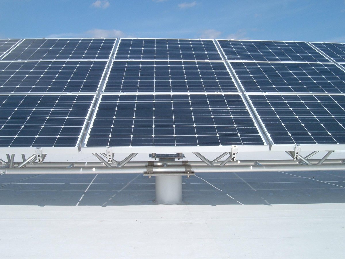 Microtruss's tweet photo. @MetDeZon  Uw zonnepanelen op onze constructies, geschikt voor grote overspanningen en daken. Eens kennismaken? http://t.co/CQdZuOULV7