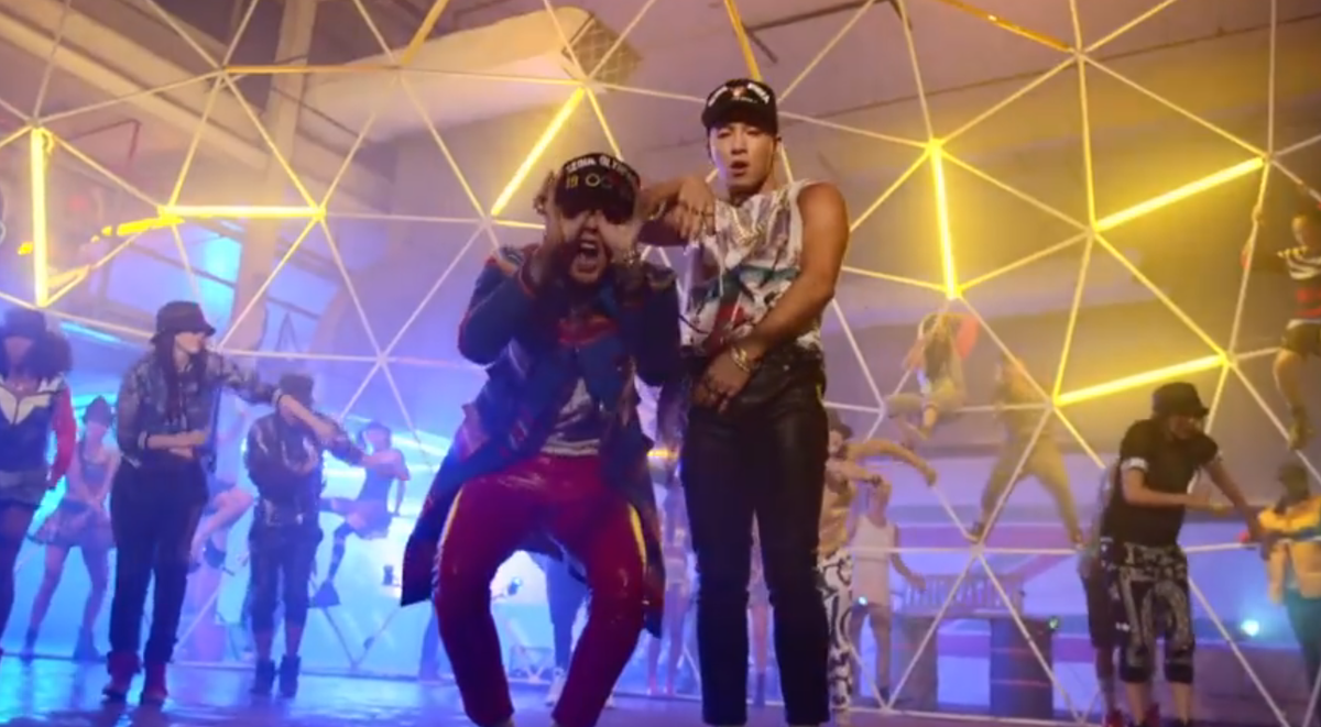 K-Pop stars <a href="/IBGDRGN/">G-DRAGON</a> and <a href="/Realtaeyang/">TAEYANG</a>'s new song is one of the year's most epic club tracks: blbrd.cm/YGtEwC