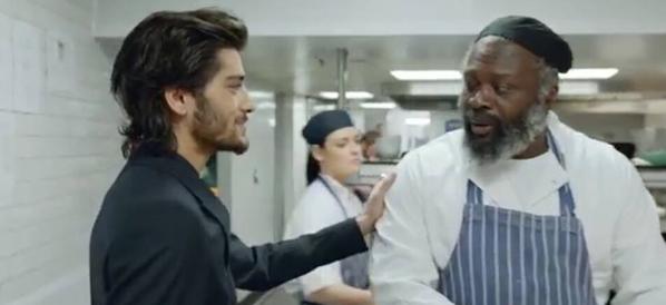 harryfxhealy's tweet photo. que nervios cuando zayn me presentó a su papá ven las cosas van serias en nuestra relación ☺️ #NightChangesVideo http://t.co/UEV803AHWj