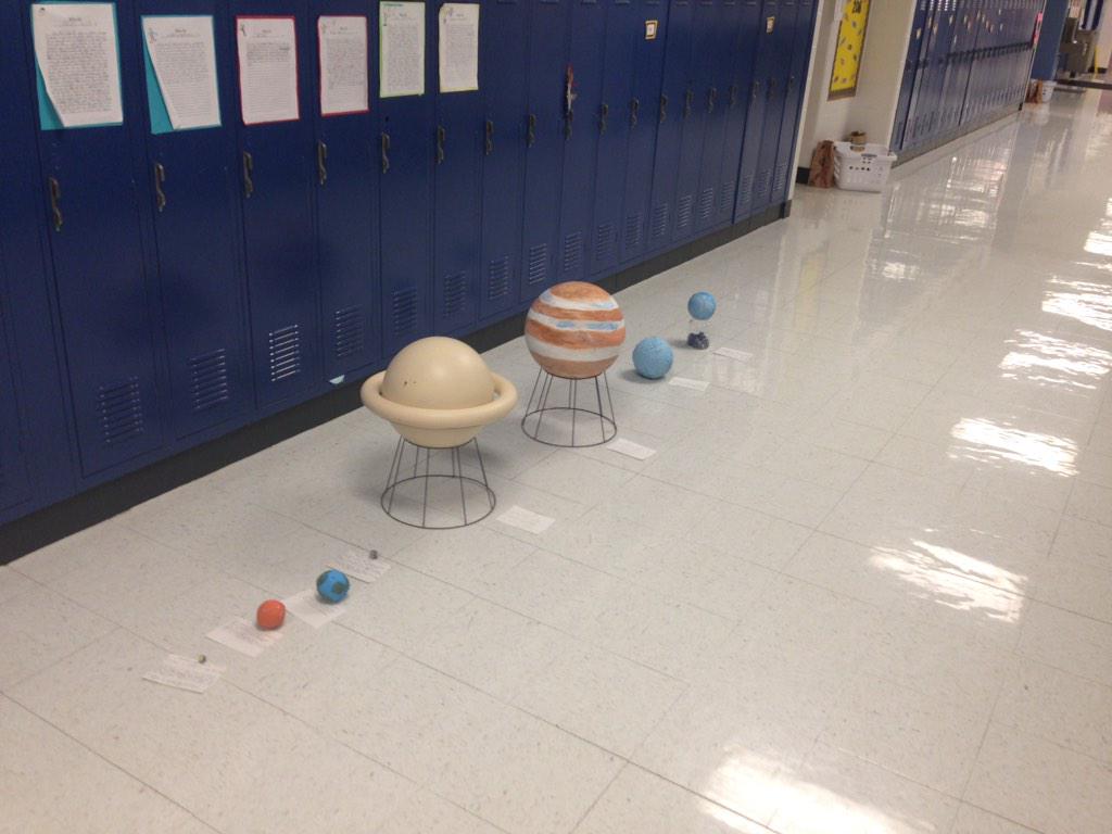 DavidWBruno's tweet photo. Great solar systems projects in @SchleicherClass! #ccsd89 http://t.co/KgGwbIkoaM