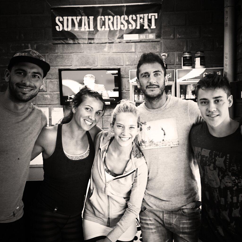 FedeSaini's tweet photo. #Amigos#familia @SUYAICROSSFIT gracias x la onda de siempre @lulopilato #granatleta http://t.co/oMdjFSfeYd