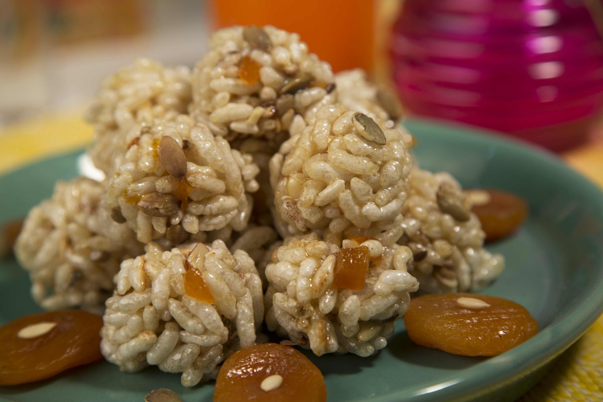 FoodFood's tweet photo. Give your week a #SweetBeginning!
Puffed Rice and Nuts Laddoo
Recipe: http://t.co/S4Atvn3ygC http://t.co/8dYauj9abM