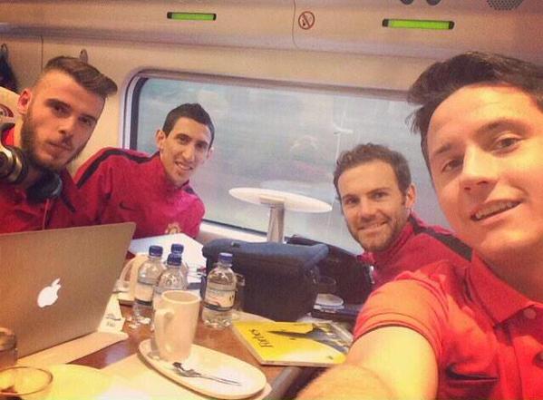 EPLStreamss's tweet photo. David De Gea, Angel Di Maria, Juan Mata &amp; Ander Herrera on their way to London for tomorrow's game - http://t.co/VMHqFsxZvT