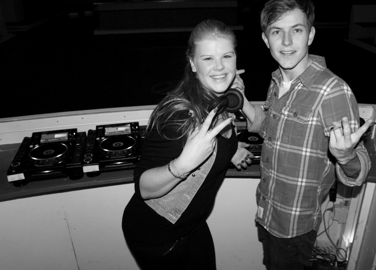 djladymix tweet picture