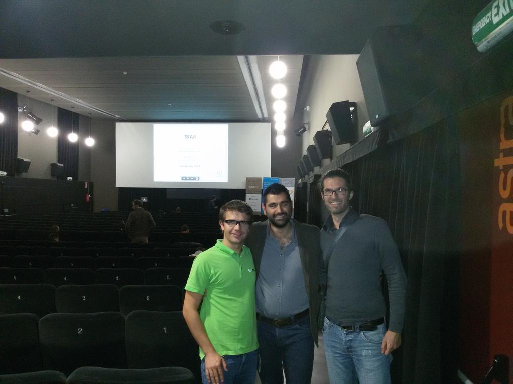 seeweblive's tweet image. Insieme agli amici di @mvlabsit al @nosqlday. #NoSQLday