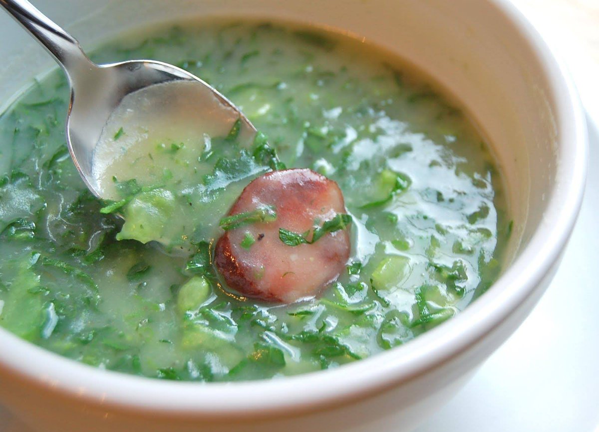 PortugueseProbs's tweet photo. Nothing better than some hot caldo verde on a cold day like today! #PortugueseFood http://t.co/YE5iTAqBL0
