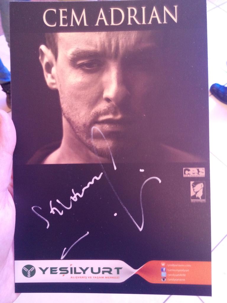 İmzamı da aldıım :))