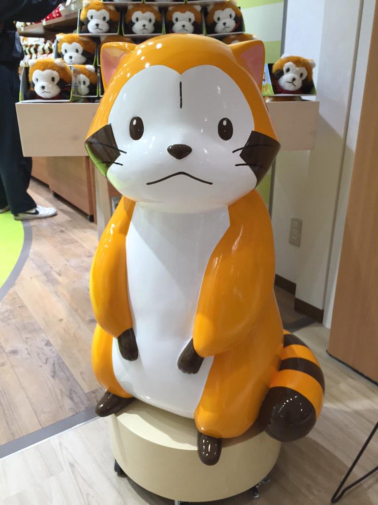 RascalAida13's tweet photo. 紗英ちゃんが今日、#AniCute に初めて行ってきたのみゃって💛 ラへのお土産は、お出かけ用トートバッグと缶バッチとラバストみゃってよ😆 嬉みゃ〜🎶 #アニキュート @Rascal_tweet http://t.co/ka1oHnFbSP