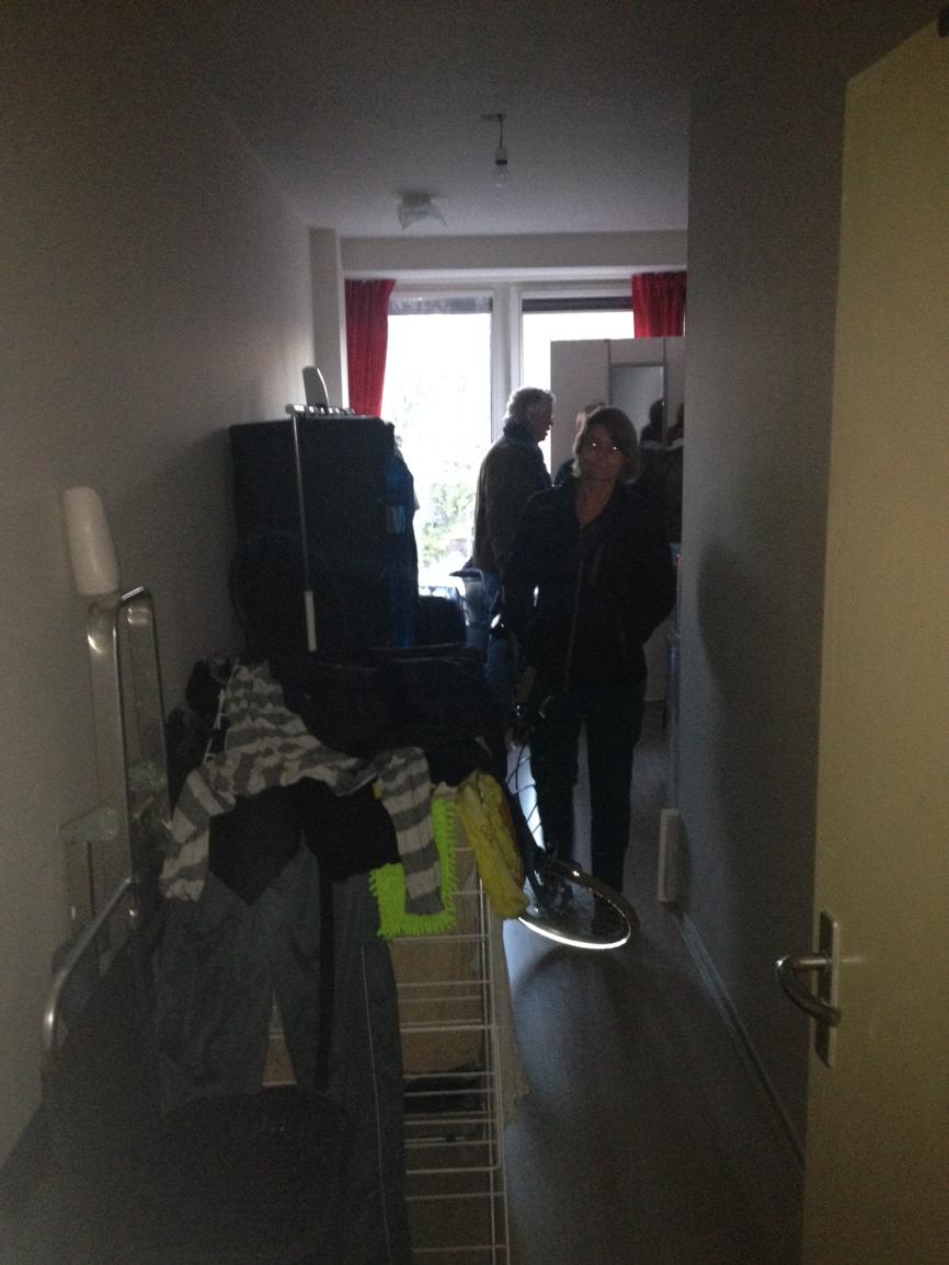 was met #huurteam en Vidius op onderzoek in "woonruimten" Zamenhofdreef vHooijdonk. Vraaghuur €455, toegestaan €340!