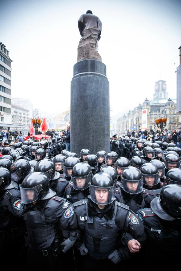 Правоохранители перекрывали движение по Институтской на 30 минут (обновлено) - Цензор.НЕТ 5563