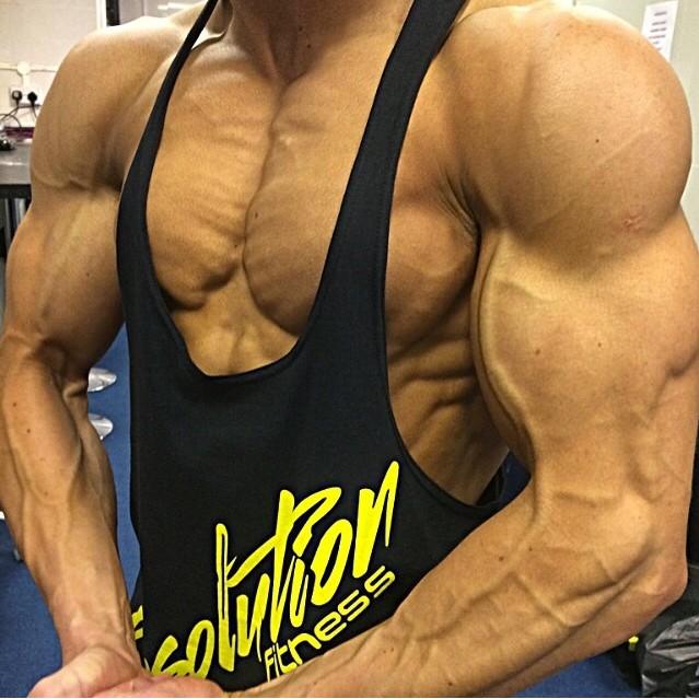 resolutionfit's tweet image. Crazy shredz complimented with our black and yellow team stringer vest 💪
resolutionfitness.co.uk