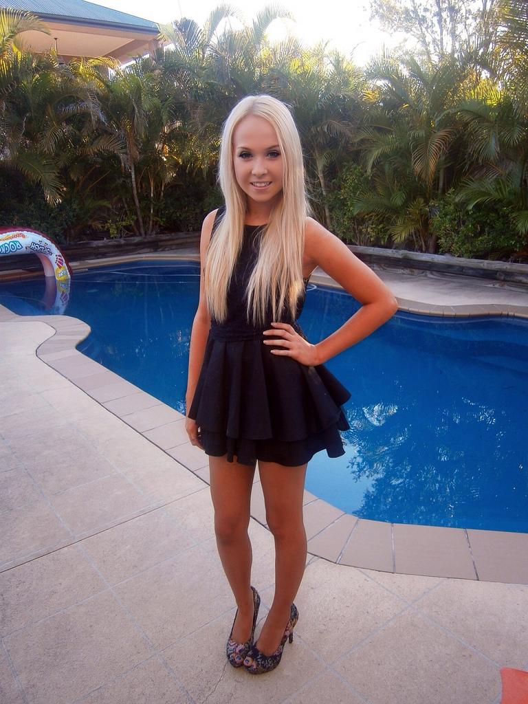 Hornycdmatty On Twitter “heelsgirls Cute Teen Girl In Dress And 