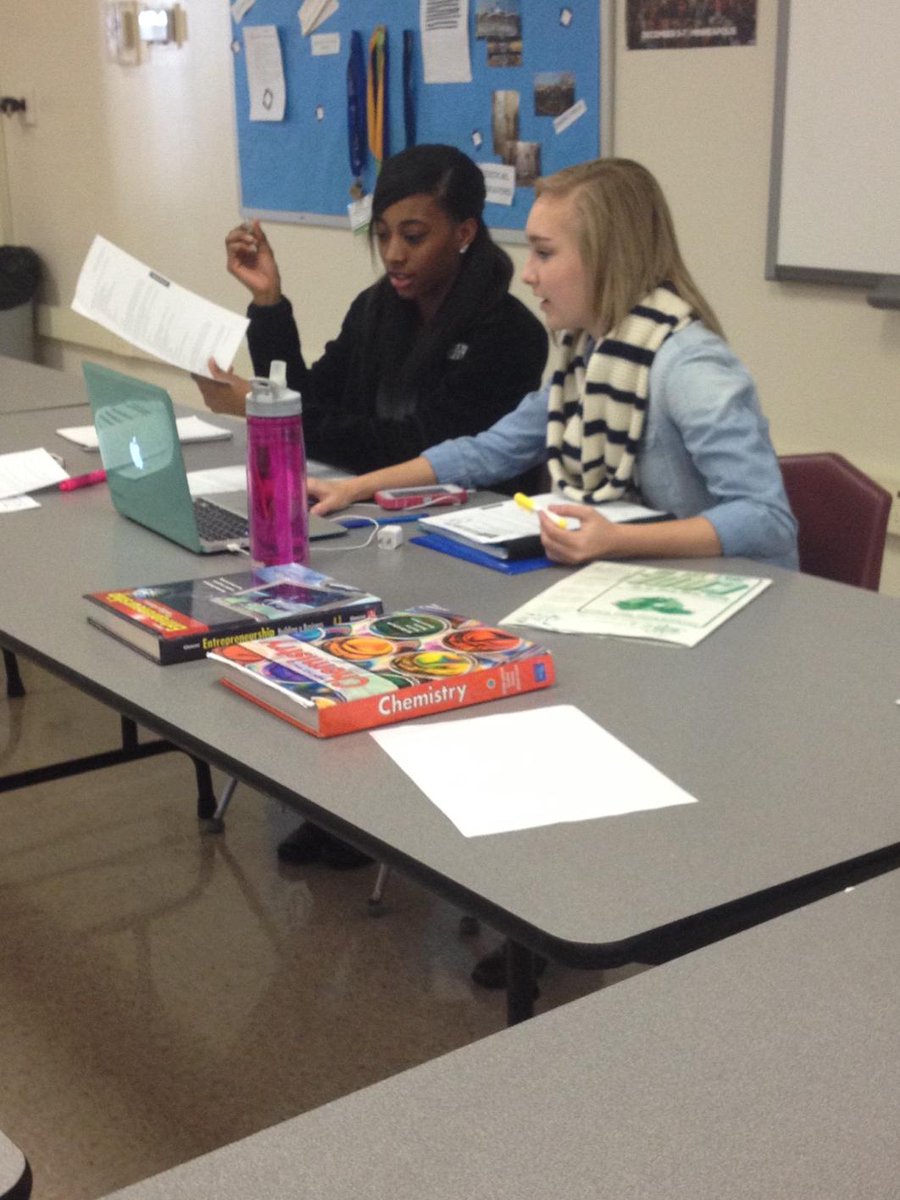 OFHSDeca's tweet image. Getting a head start on our competitive events this year! @DECAInc @Muzstache @WadeSteinhoff @KolbOFHS