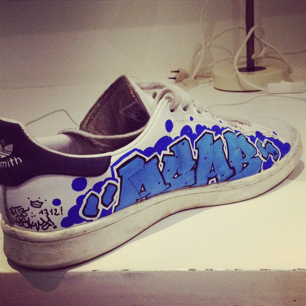 Three2K on Twitter: "Stan Smith special #stansmith #adidas #graffiti #shoes #B2S #Masky #ACAB http://t.co/8TwRls1nEH" / Twitter
