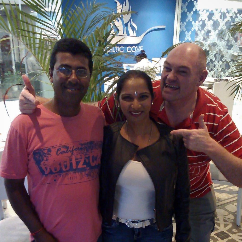 jamescapetown's tweet photo. Everuone say HEY #winners of @celticcovesa #dinner.. @themysticaleast ! 😉🎉🌟🙌
#JamesOnTour #3blocksofchic #travel http://t.co/NKmaxnQIE6