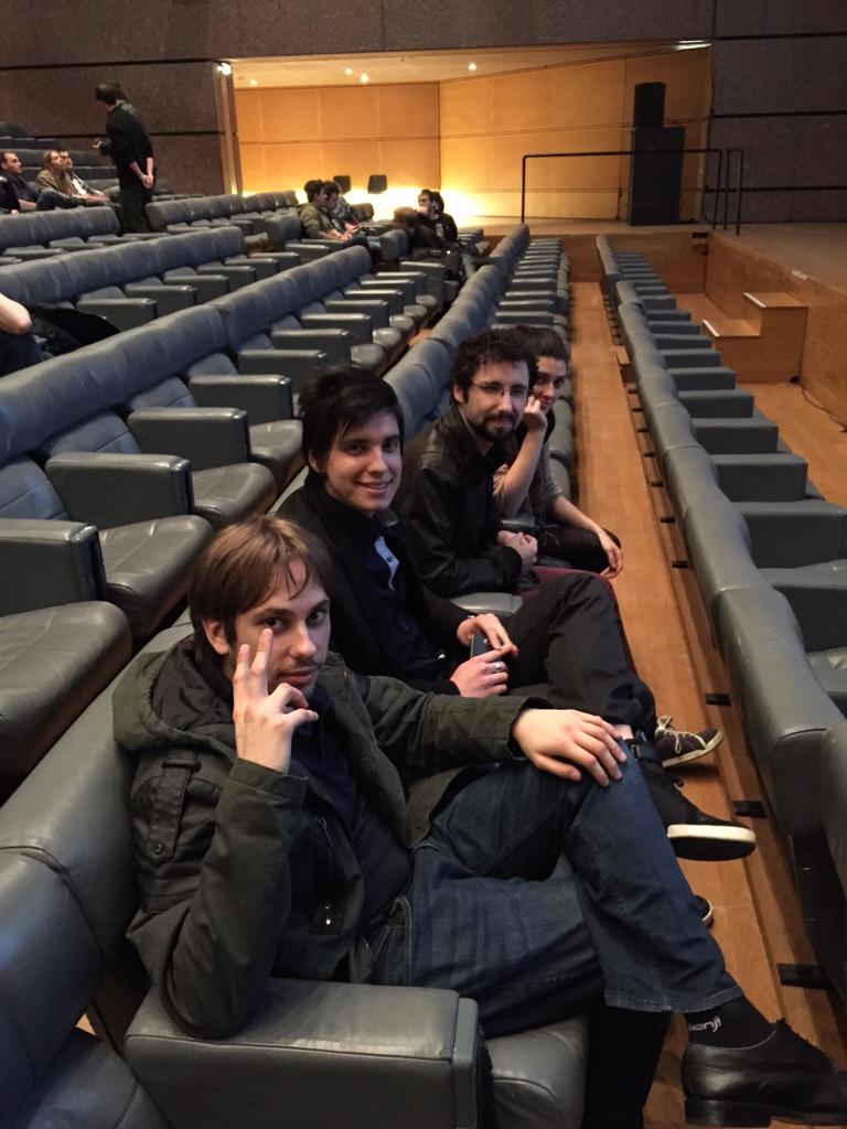 tomseguy's tweet photo. Certaines équipes de la #RetroGamejam  @MidgarStudio @Hover_the_Game sont déjà là pour l'annonce des résultats http://t.co/Pu8FEH0N2q