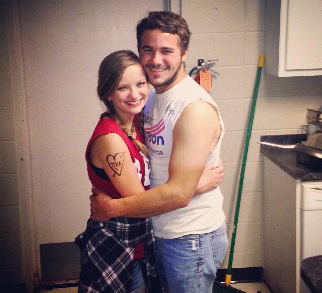 l00py_c00py's tweet photo. I guess he's kinda cool😏💁 #redneckbash http://t.co/98nvpx9GsY