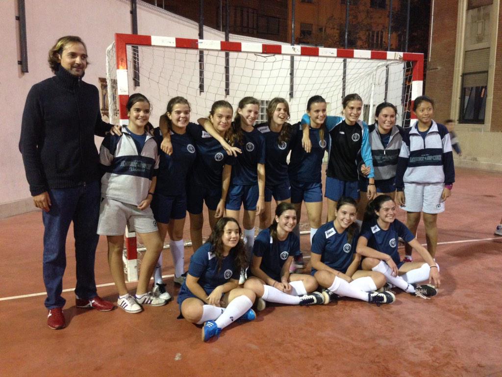 handbol_loreto's tweet photo. Victoria del Loreto contra Algiros! Enhorabuena campeonas!🏆🍀 http://t.co/RqUSKoTNgg