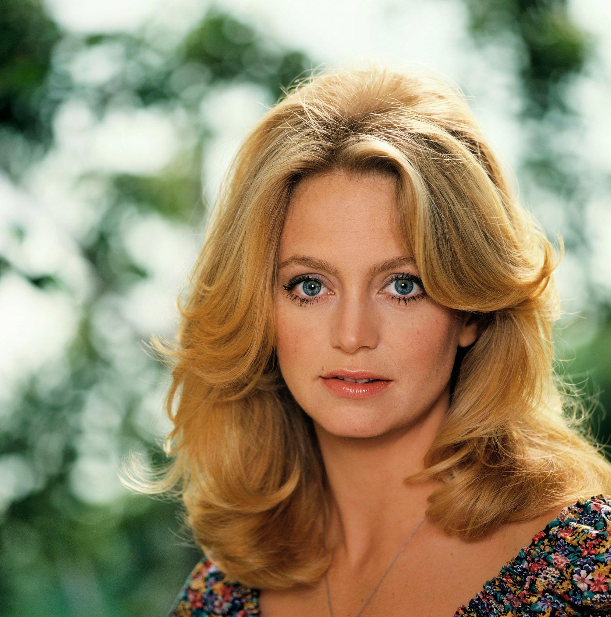 Happy birthday to goofy gorgeous Goldie Hawn, born Nov 21, 1945 