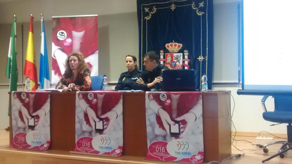 MujeresIgualdad's tweet photo. "Todas las víctimas de #violenciadegenero tienen reconocida asistencia jurídica gratuita": Carmen T. Bornao, abogada http://t.co/K8hWPp8swt