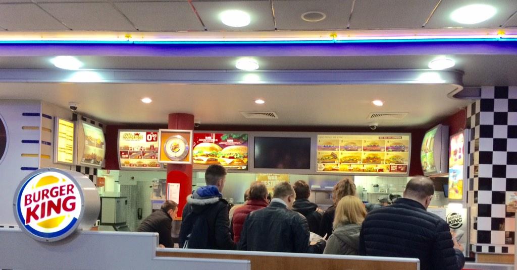 twJITter's tweet photo. Gerade letzten Burger vernascht - BurgerKing soll es ab morgen in Fulda ja nicht mehr geben ... http://t.co/GzEOJKfBfe